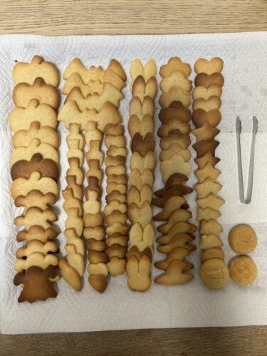 お菓子作りだい2弾です！今回はクッキーを作ってくれました